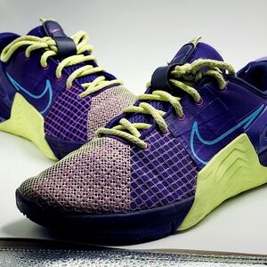 Nike Men's Metcon 8 FlyEase AMP Court Purple Barely Volt. Size 9.5.
